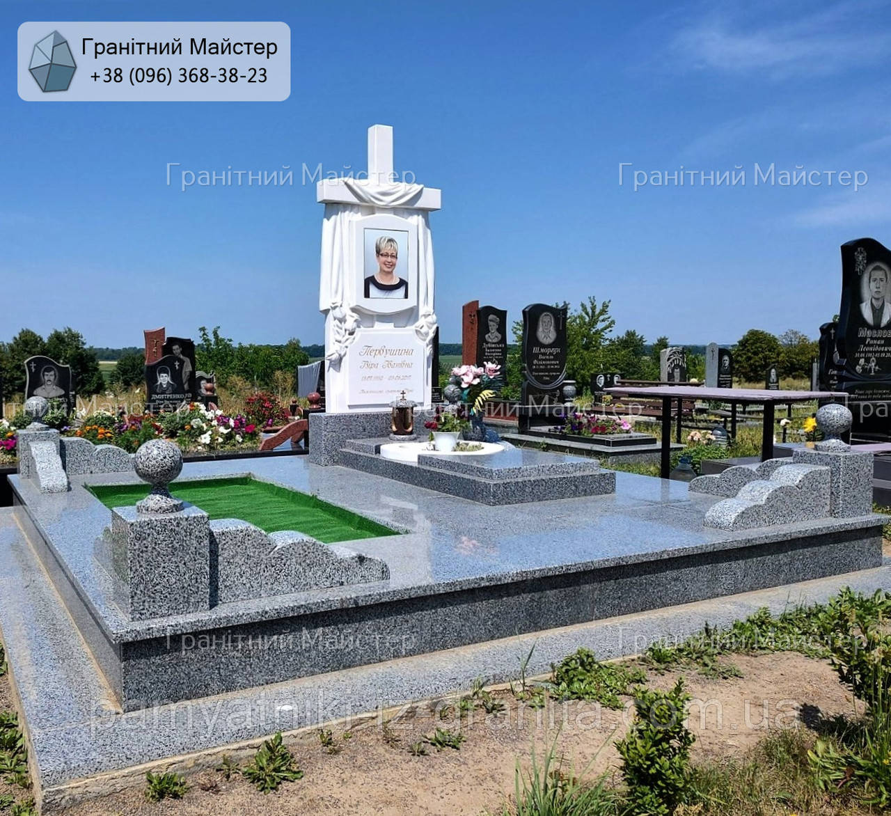 Надгробний пам’ятник жінці з білого мармуру та сірого граніту № 179, фото 1