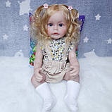 Велика реалістична лялька Реборн (Reborn) 55 см, доросла дівчинка з вініл силіконовим тілом та довгим волоссям, як жива справжня, фото 4
