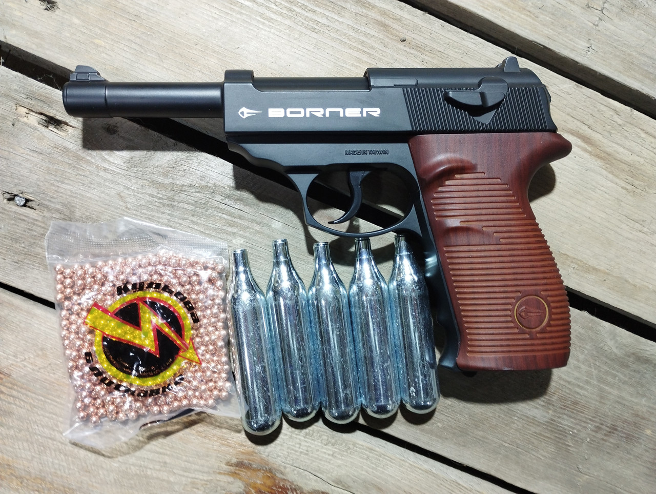 Пневматичний пістолет Borner C-41 (Walther P38) + СО2 + 500 кульок
