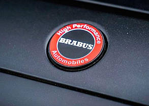 Емблема Brabus в решітку радіатора Mercedes-Benz S-class W223
