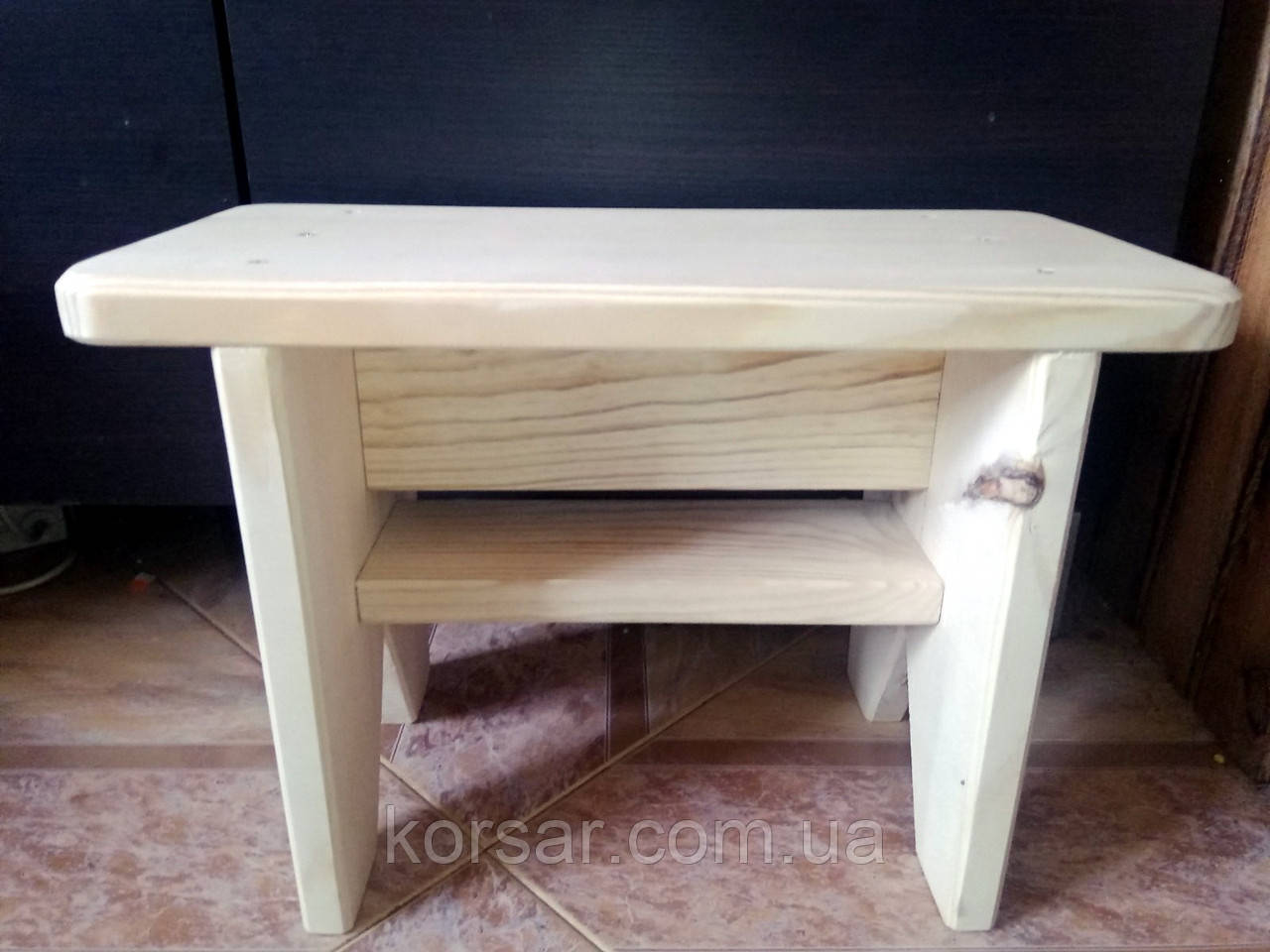 Табурет ручної роботи. Табурета дерев'яна. Масив. Сосна., фото 1