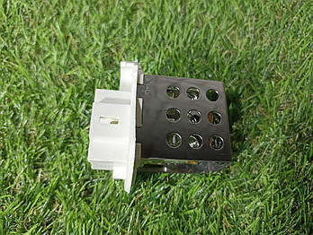 Реостат Резистор пічки на Renault Master 2 з 2003-2010 7701057557