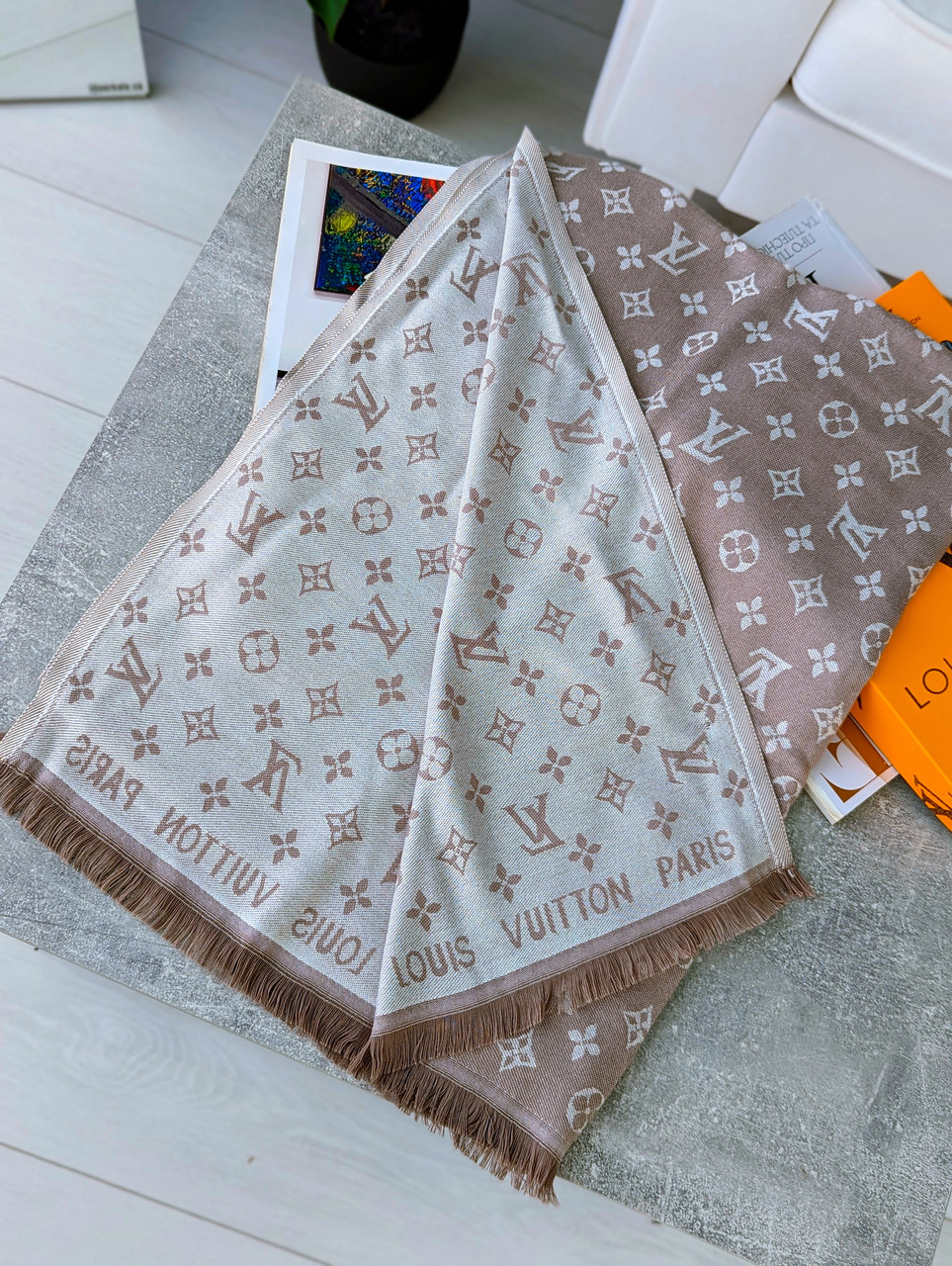 Палантин шарф louis vuitton Луї вітон молочний-моко