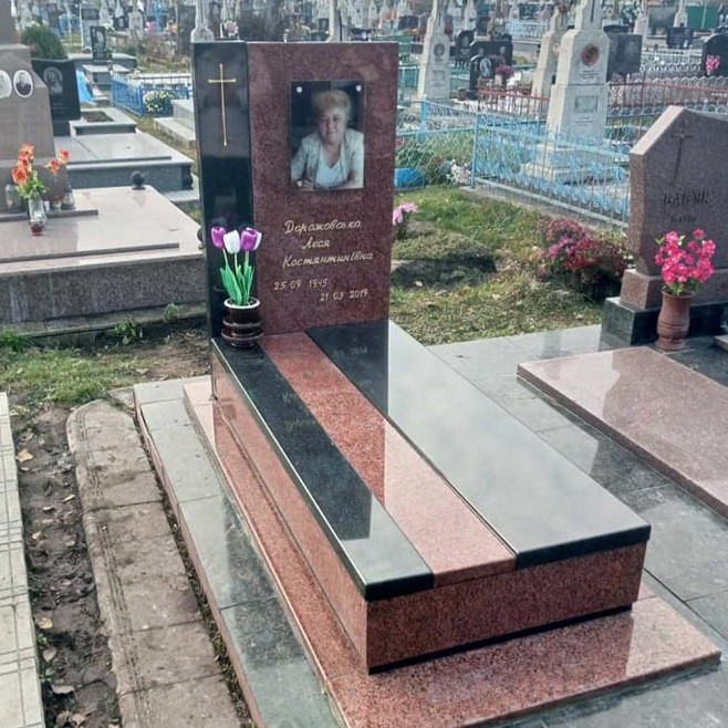 Європейський пам'ятник із фото-склом "Столітні Знаки Часу" 1000*2000