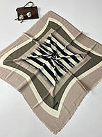 Женский брендовый платок Moschino демисезонный 100*100 см бежевый