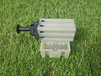 Датчик педалі гальма (стоп-сигналу) на Chrysler / Dodge / Jeep (04671338ac, 04671336)