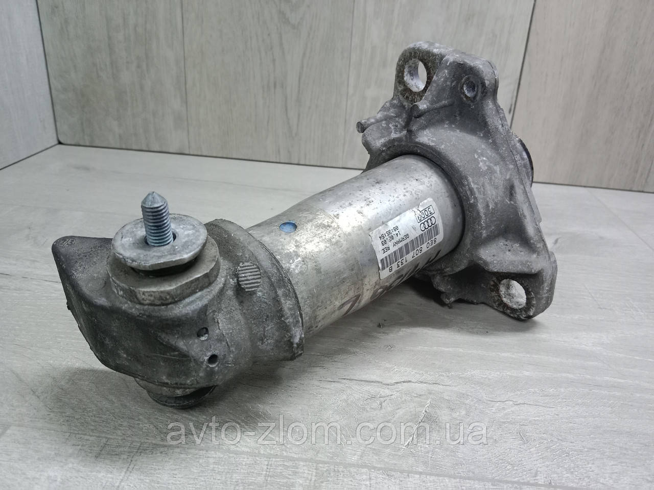 Кронштейн переднього бампера Audi A4 B6 Ауді А4 Б6. Лівий. 8E0807133B., фото 1