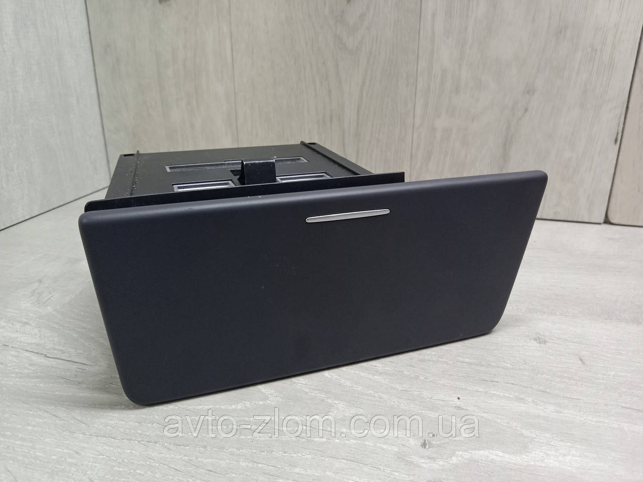 Попільничка Volkswagen Golf Plus, Гольф Плюс. 5M1857309B.