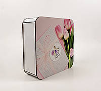 Коробка квадратная белая "С днем рождения" тюльпаны