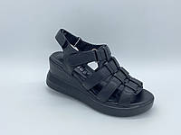 Босоніжки на танкетці Erisses. Маленькі розміри (34,35).