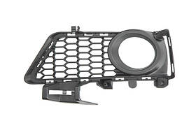 Решітка бампера права BMW 3 F30 M-Sport 12-15 (Тайвань) з отвором 51118062632