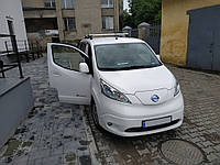 Рейлинги ХРОМ 143 см, Пластиковые ножки для Nissan NV200 2009-2024 гг.