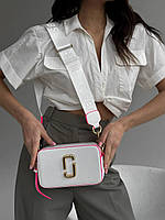 Женская сумка Marc Jacobs Snapshot кожаная белого цвета с лого