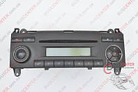 Радіо- та аудіообладнання (SD/DVD плеєр) Mercedes Sprinter 9068200086