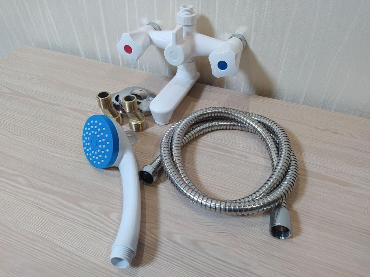 Змішувач пластиковий для ванни та душ двовентильний Brinex Omega 142 white-002