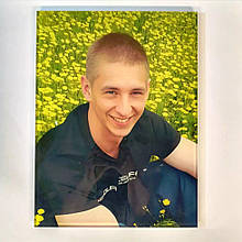 Триплекс Портрет всередині загартованого скла на пам'ятник хлопчику, Фото 30х40 см, товщина 12 мм (6+6)