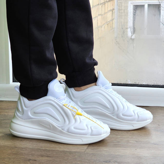 air max 720 white outfit