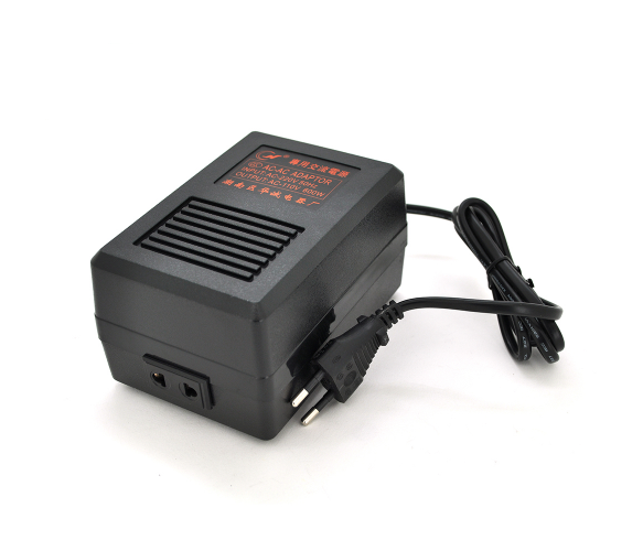 Перетворювач напруги трансформаторний HC - 600W Input 220 V / Output 110V, + універсальна розетка
