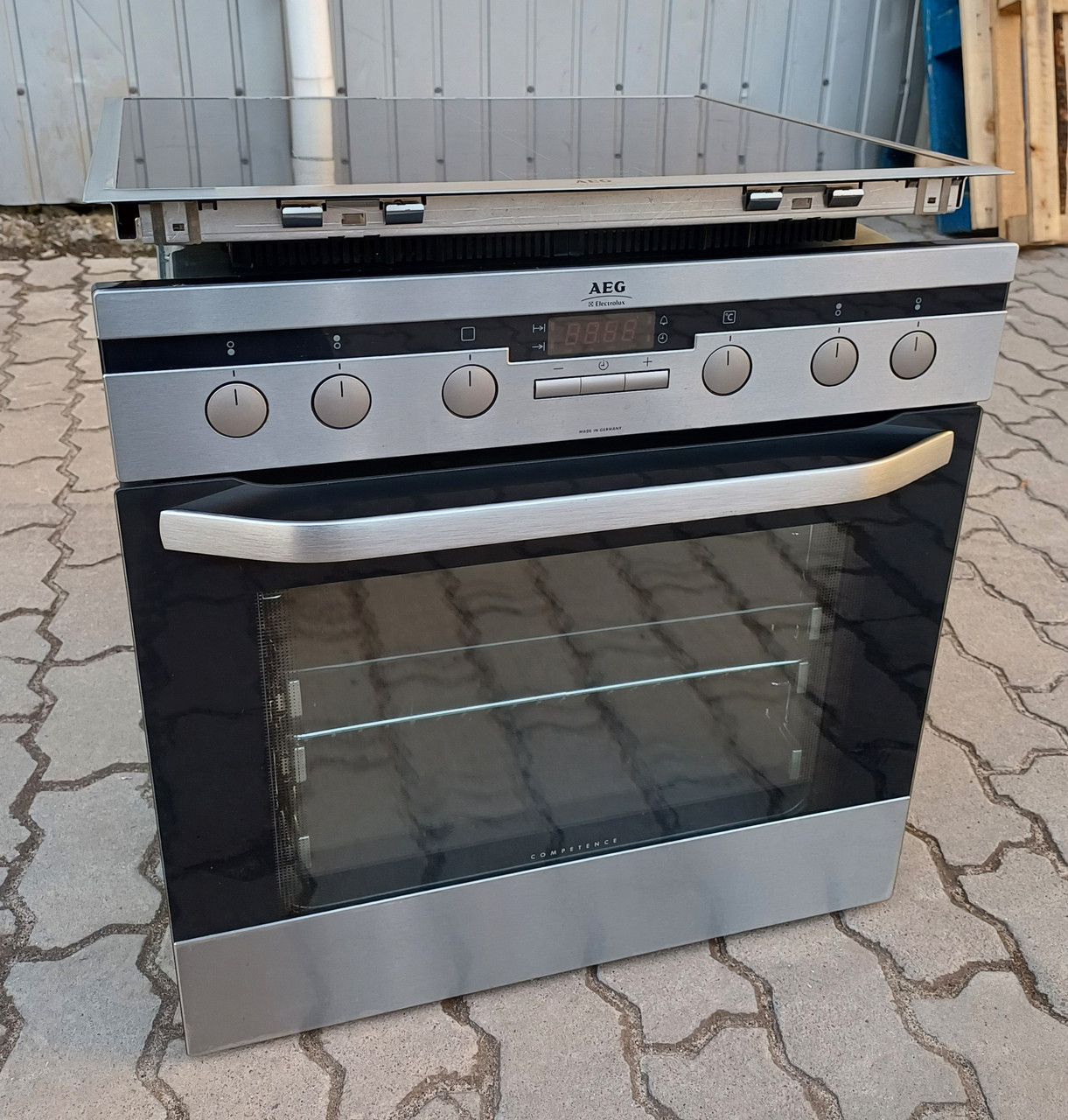 Вбудована індукційна плита і духовка 60см AEG Electrolux E43042-6-M DE