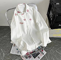 Жіноча однотонна подовжена класична базова біла оверсайз сорочка,з принтом поцілунки,розмір 42-46