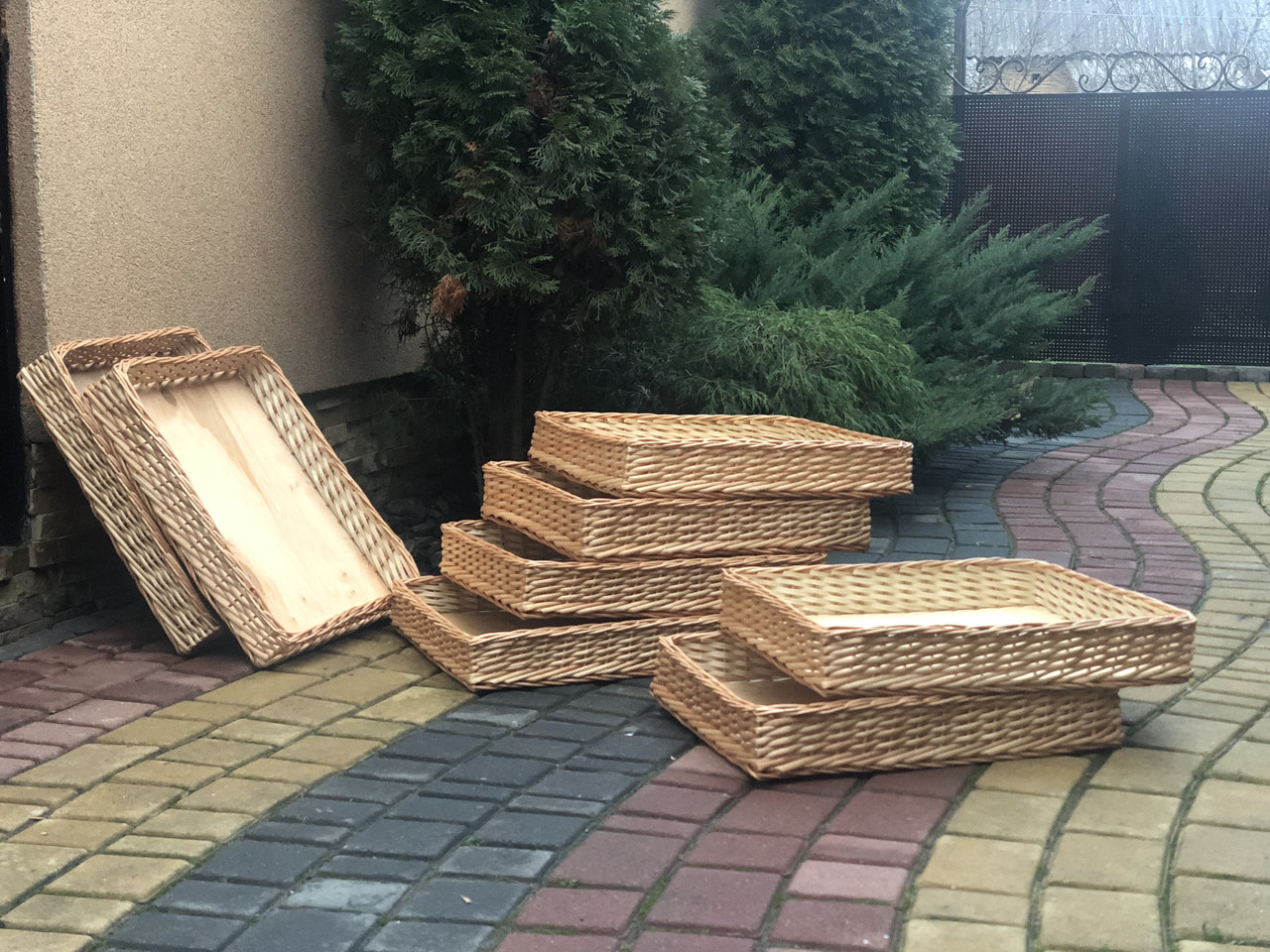 Кошики плетені з лози 40х40см. Н-5см. Арт: Н033