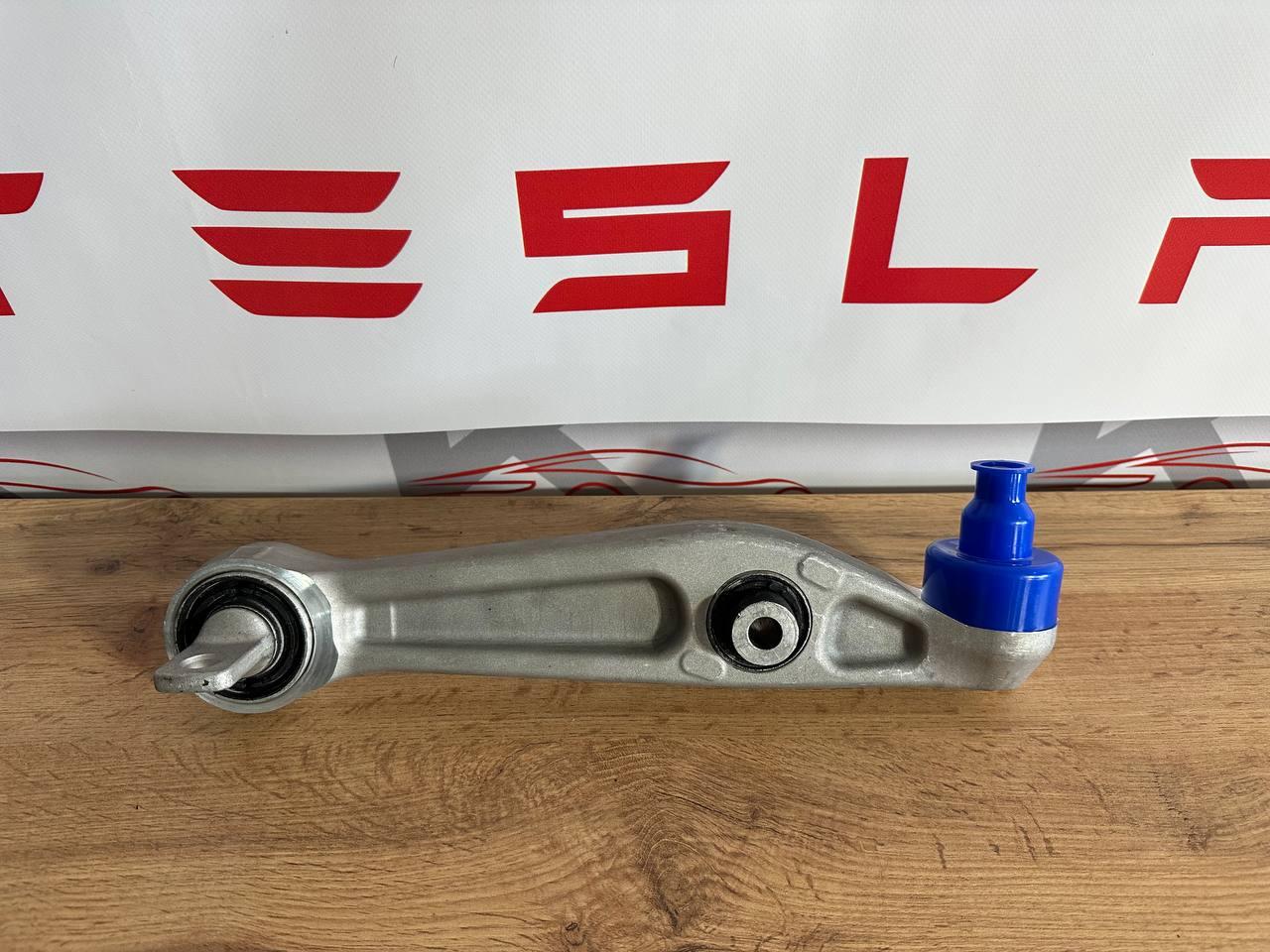 Важіль нижній передній лівий перед Tesla Model 3 18-1044341-00-D