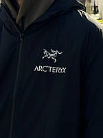 Оптимальная защита от погодных условий - невероятная качественная и топовая Arcteryx Gore-Tex ветровка.
