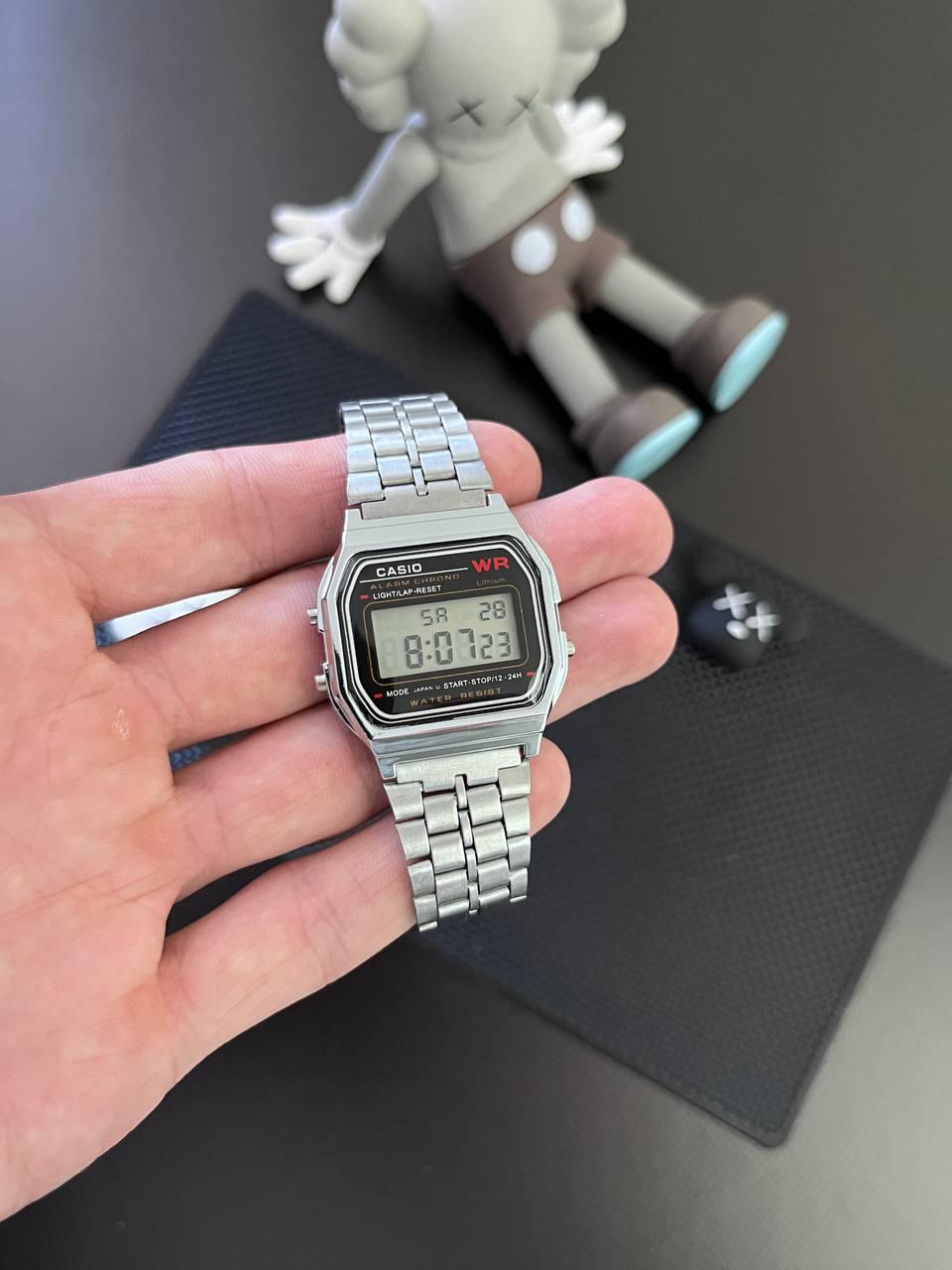 Наручний годинник Casio Retro A159 - Срібні з чорним екраном