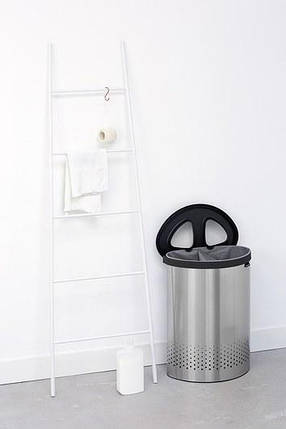 Кошик для білизни Brabantia 55 л. Selector біла з чорною кришкою, фото 4