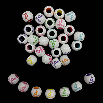 Намистини білі з кольоровим надписом Tik Tok 9 мм (приблизно 21-25 шт) 20 г