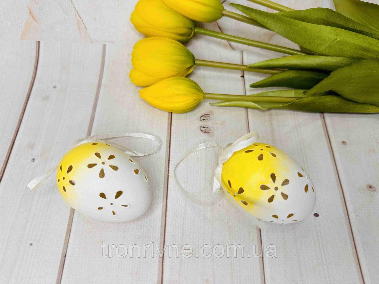 Яйце-підвіска пластикове декоративне 6 см. Колір жовтий