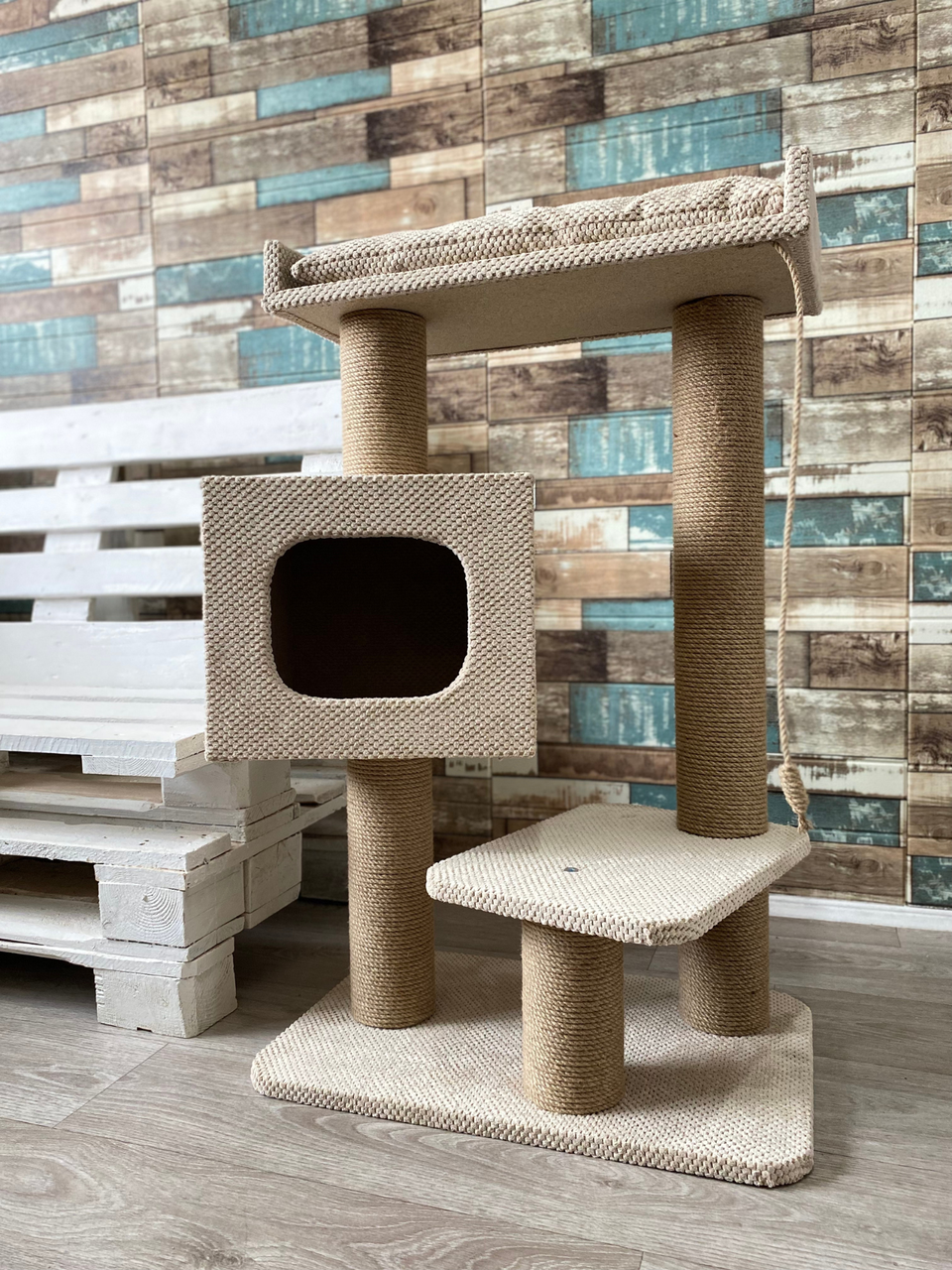 Игровой комплекс когтеточка с лежанкой и подушкой для кошек 95*40*60 см