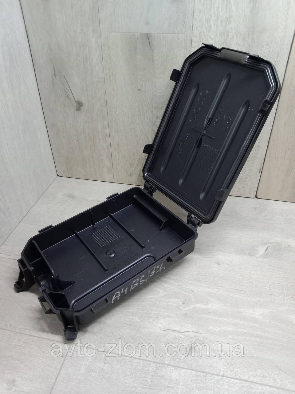 Корпус блоку комфорту Ауді A4 B6, B7. Ауді А4 Б6, Б7. 8E0927355.