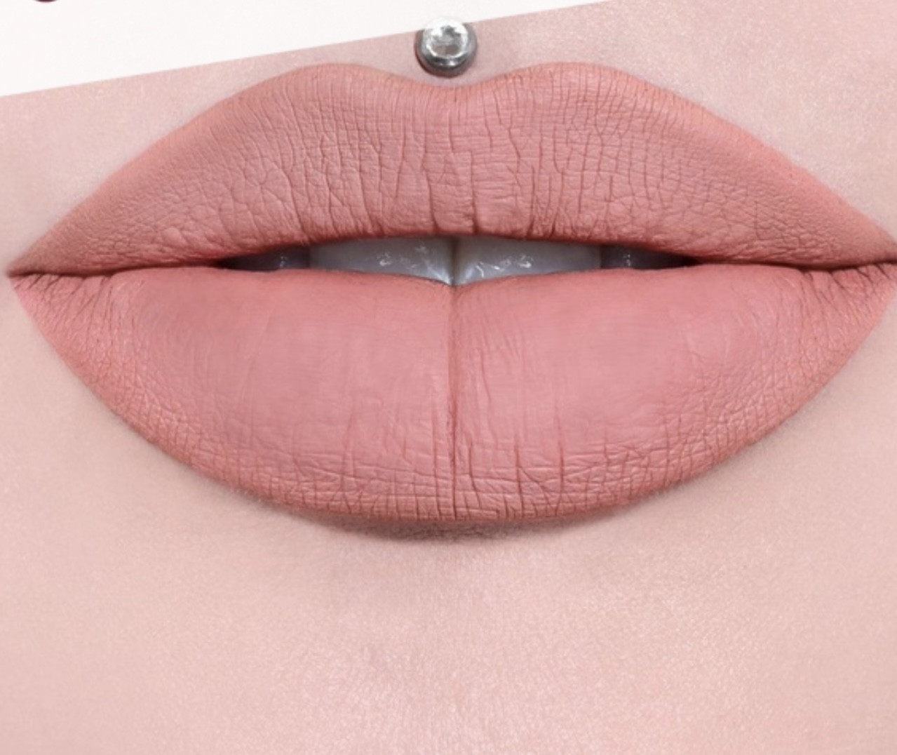 Нюдова помада для губ Jeffree Star колір Birthday Suit