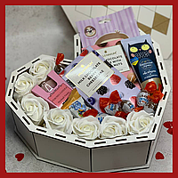 Романтический подарок девушке на 8 подарочный бокс Любовное Сердце, тематические подарки близким женщинам