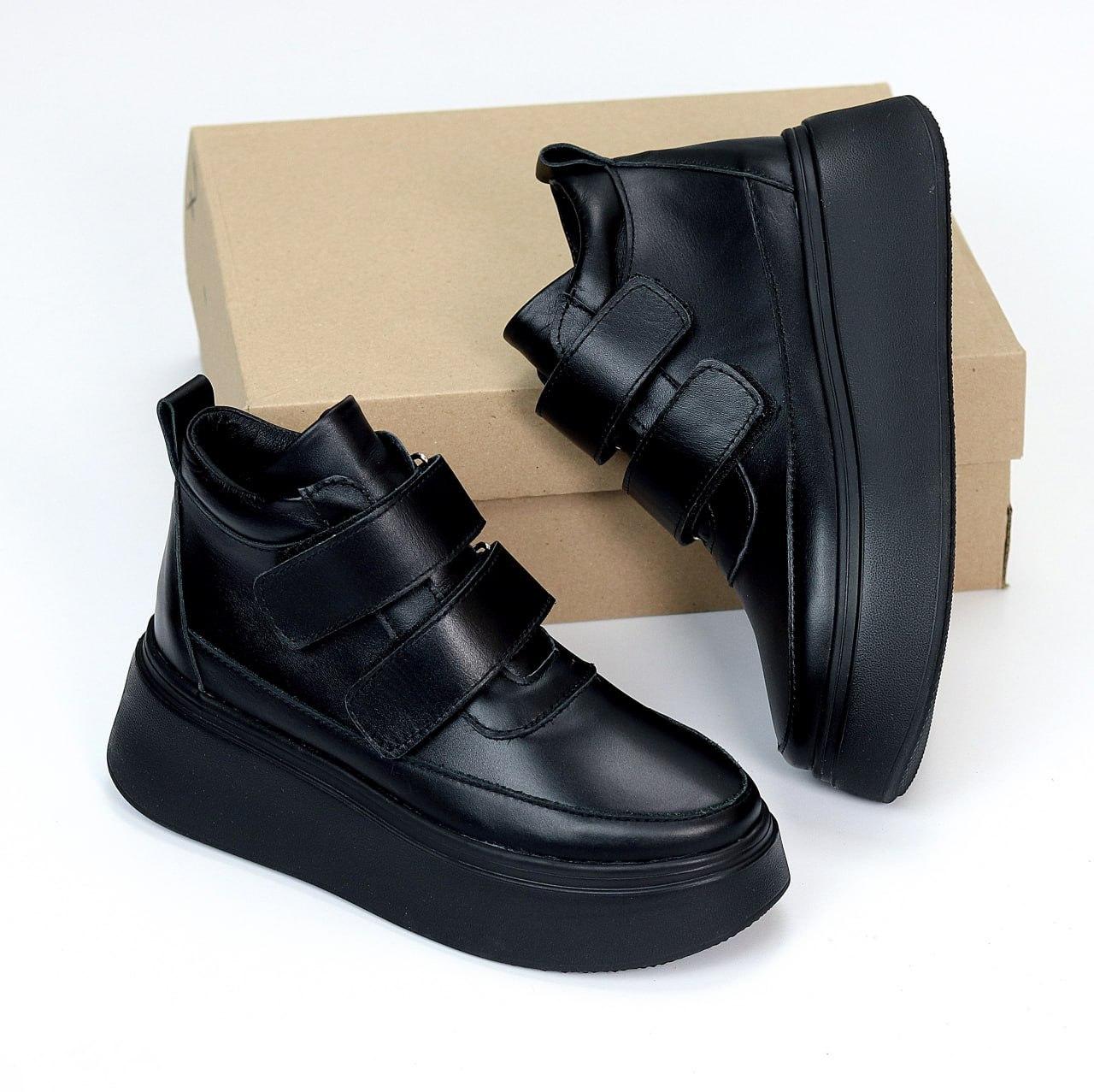 Женские демисезонные кожаные ботинки на липучках модные черные натуральная кожа 38 - фото 1 - id-p2107989517
