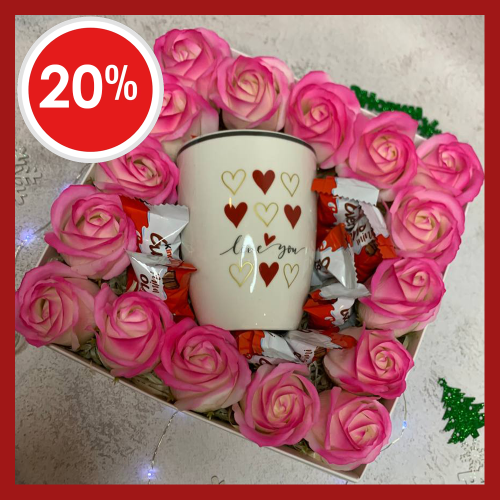 Креативний подарунок на 8 березня подарунковий бокс Аромат Любові з трояндами для жінок, цікаві набори з цукерками