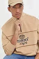 Urbanshop com ua Бавовняна кофта Tommy Jeans чоловіча колір бежевий з аплікацією РОЗМІР ЗАПИТУЙТЕ