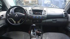 Накладки на панель (11 деталей) Карбон для Mitsubishi L200 2006-2015 рр