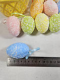 Пасхальний декор у кошику -кольорові яйця з петелькою 6см (пінопласт) 1уп 10шт, фото 3