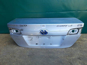 Кришка багажника TOYOTA CAMRY 50 12-15 64401-06610