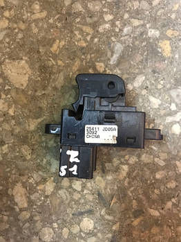 Кнопка склопідіймача задн. NISSAN MURANO Z51 07-14 25411-JD05A