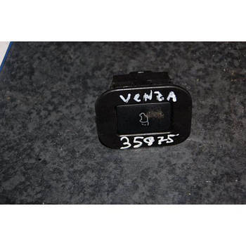 Кнопка відкриття багажника TOYOTA VENZA 09-16