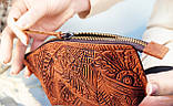 Шкіряна косметичка з тисненням Карпати світло-коричнева, фото 2