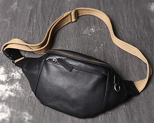 Чоловіча шкіряна сумка бананка на груди, поясна сумка-бананка з натуральної шкіри