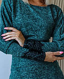 Теплий жіночий костюм зі спідницею з ангори софт смарагдовий костюм светр і спідниця міді комплект з мереживом, фото 4