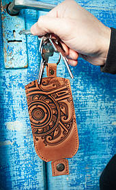 Чохол для ключів шкіряний світло-коричневий з орнаментом Культ Предків | Ключниця шкіряна