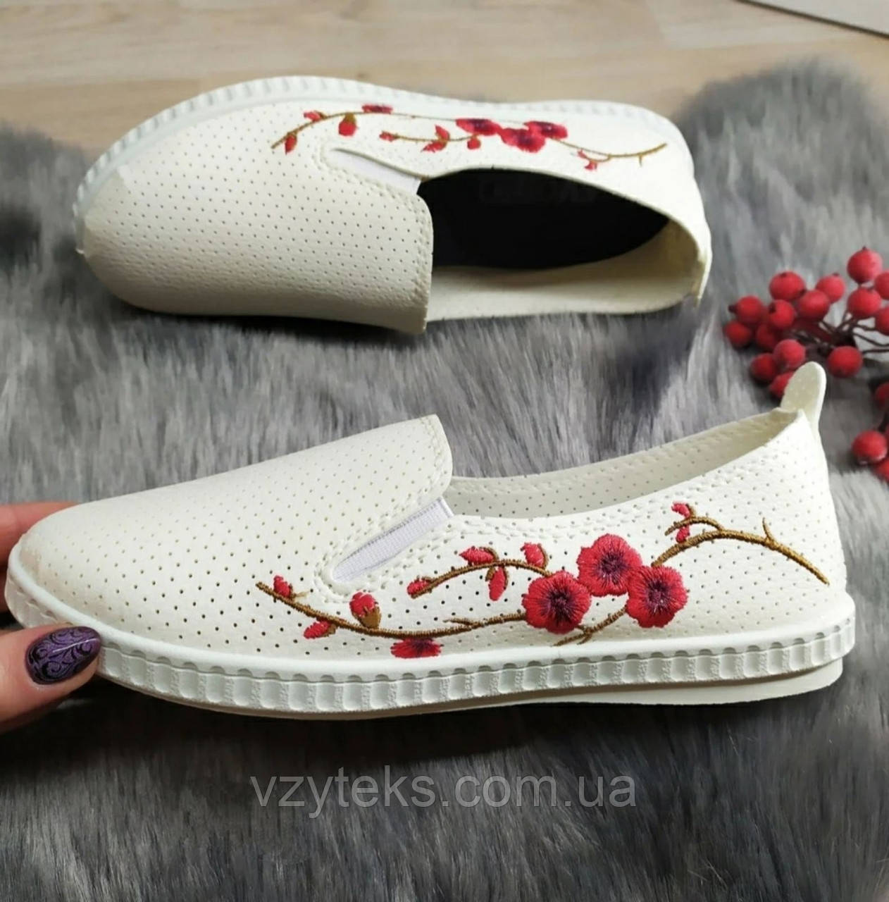 Мокасини жіночі з вишивкою Україна, фото 1