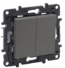 NILOE STEP Перемикач двоклавішний 10А автоматичні клеми, колір Сталь