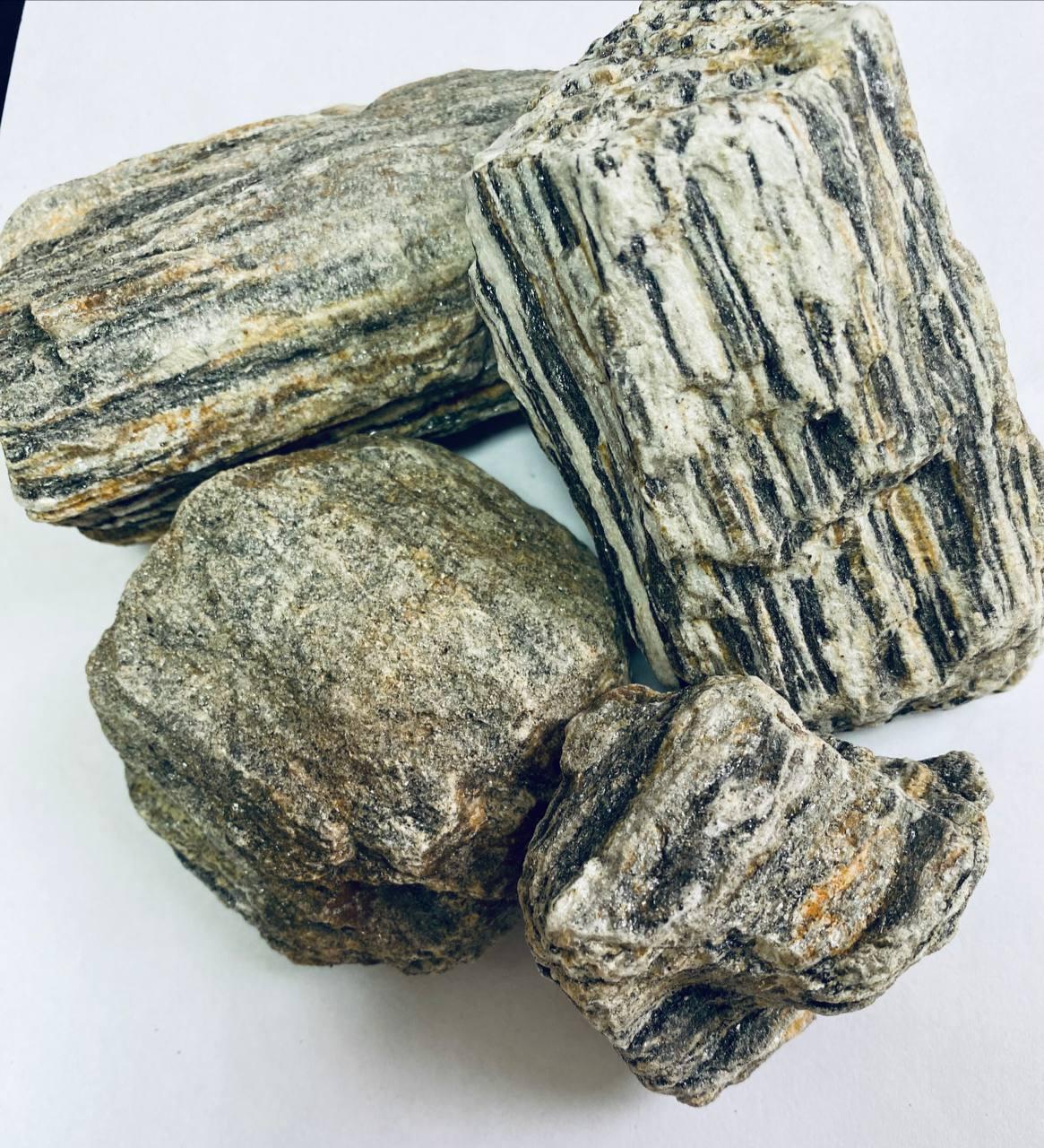 Декоративний камінь — крихта Гнейс (Кора), фракція 30–60 мм, 10 кг